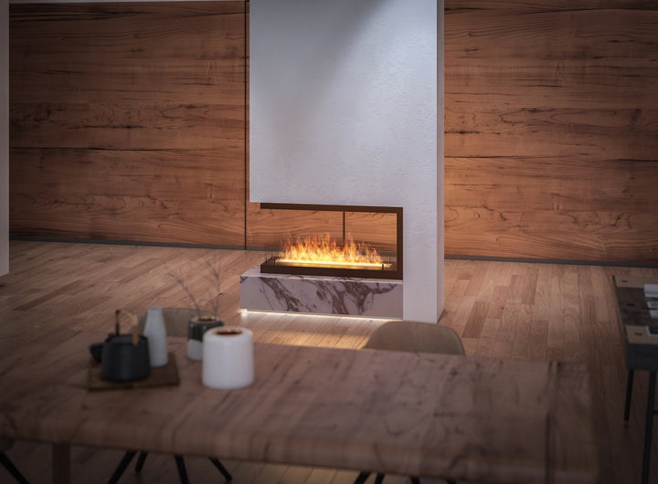 bioethanol-einbaukamin-dreiseitig-ethanolkamin-u-form-infire-u-1000-100cm-mit-glas-mit-flammen-marmorblock-indirekte-beleuchtung-holztisch-holzwand-weisser-raumteiler